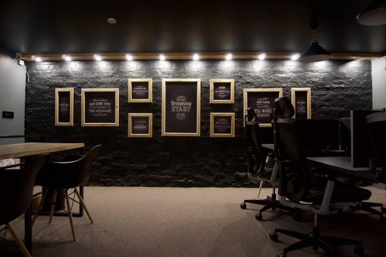 Know the secret behind the popularity of coworking spaces across nations.