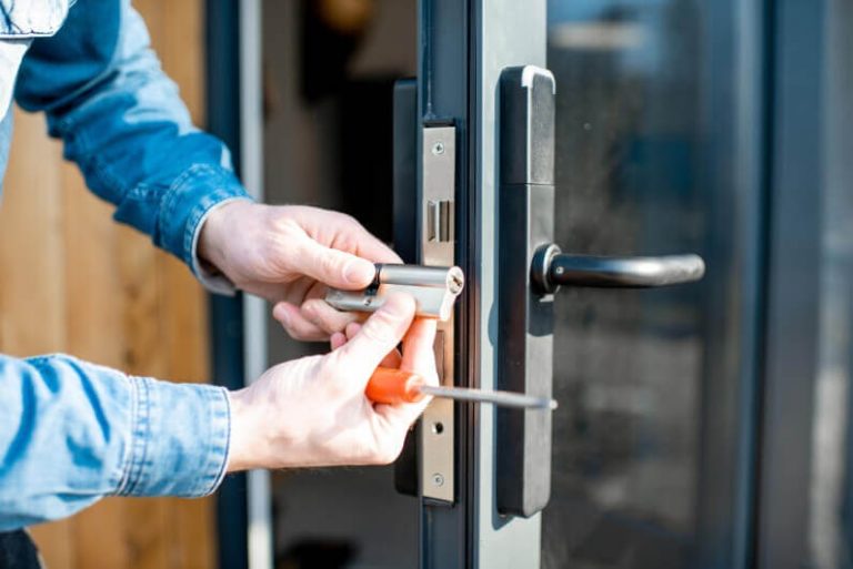 What Factors are Important When Looking for a Locksmith?