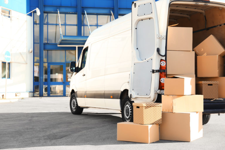 How to Move Large Items Quickly and Smoothly by Truck Loads