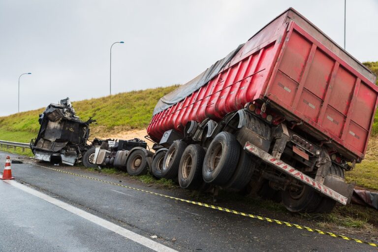 Top 5 Truck Accident Claim Mistakes Avoided